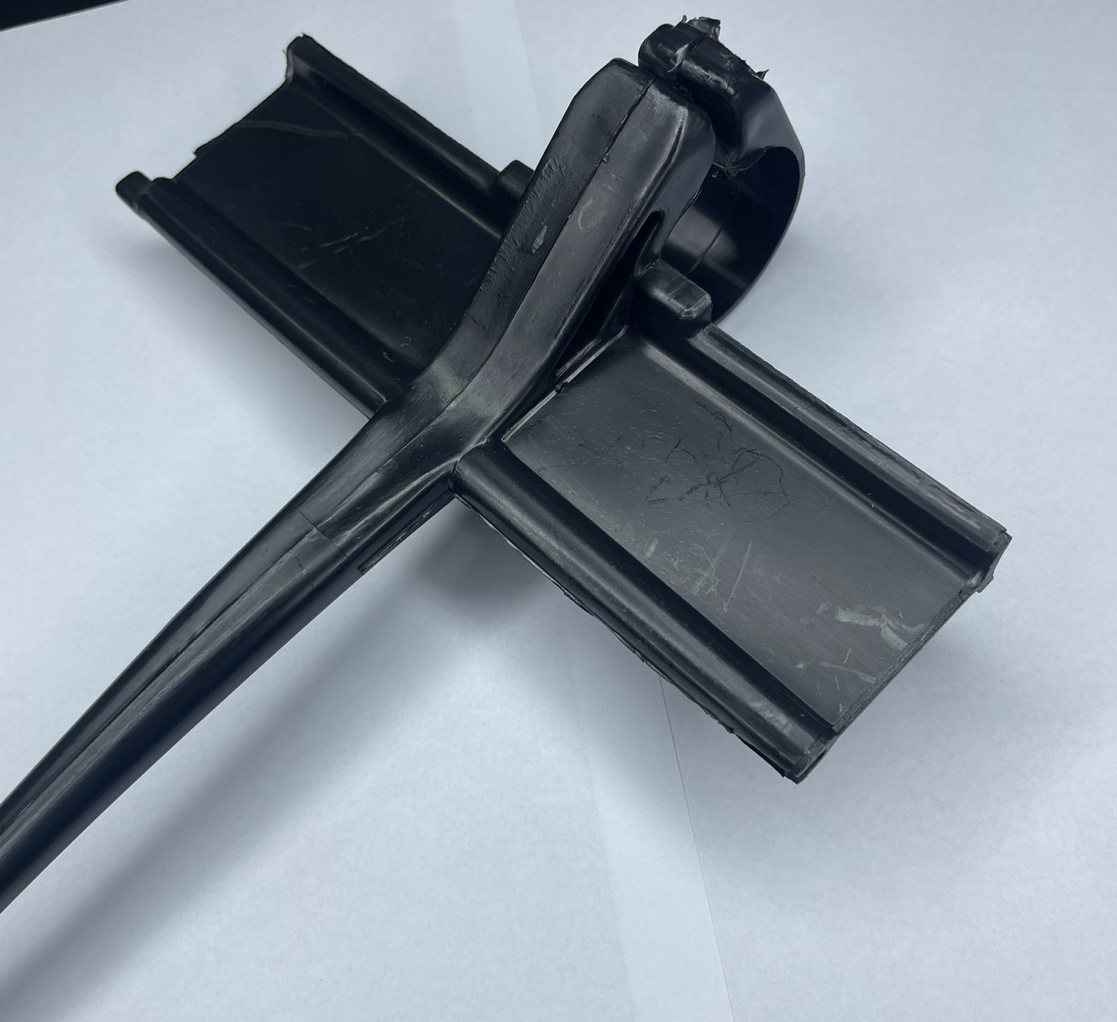 Z3302 - DEDO MOLINETE COM ABA MODERNO 291210A1 410856A1 CASE 71389106 MASSEY 86608281 NEW HOLLAND AH166489 AH166493 JOHN DEERE